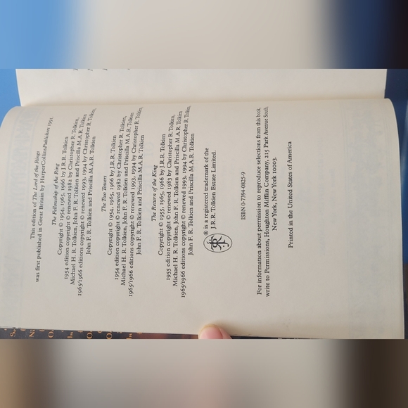 Lord of the Rings Hardback - Picture 8 of 9